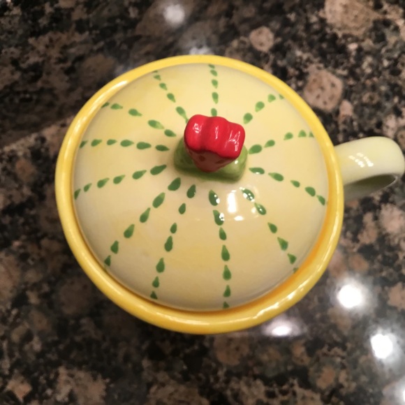 Kimberly Hodges Cupcakes and Cartwheels ceramic coffee/tee mug with cover - Picture 4 of 10